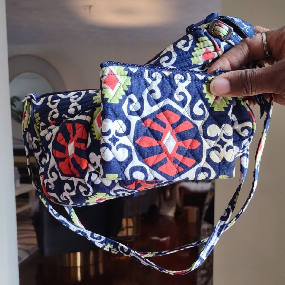 Vera Bradley Blue and Red Patterned Small Shoulder Bag With Coin Pouch - Picture 6 of 11